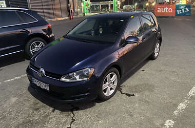 Хетчбек Volkswagen Golf 2017 в Житомирі