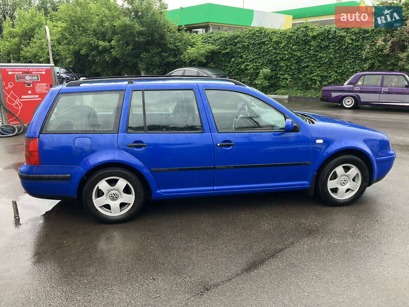 Универсал Volkswagen Golf 2000 в Киеве