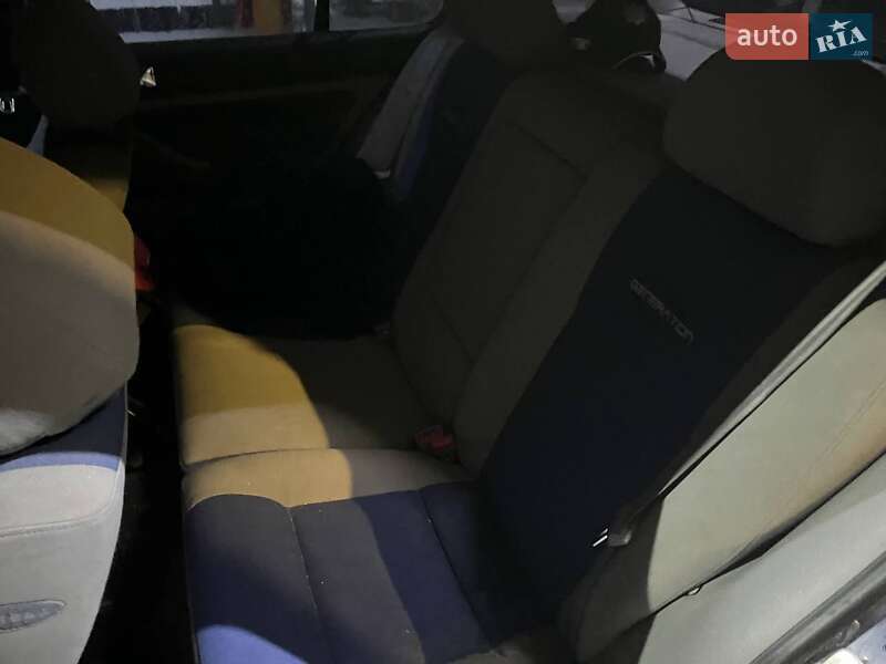 Хетчбек Volkswagen Golf 2000 в Хмельницькому