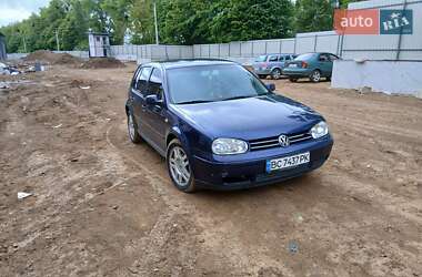 Хэтчбек Volkswagen Golf 2000 в 