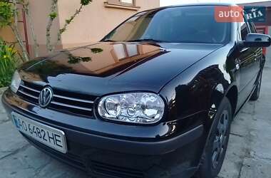 Хетчбек Volkswagen Golf 2001 в Береговому