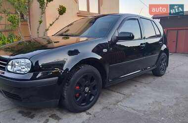 Хэтчбек Volkswagen Golf 2001 в 