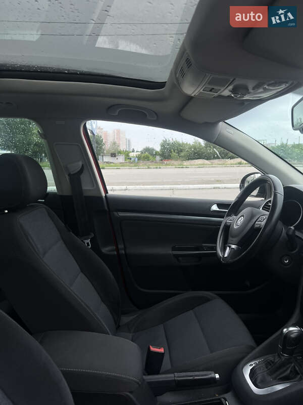 Універсал Volkswagen Golf 2011 в Києві