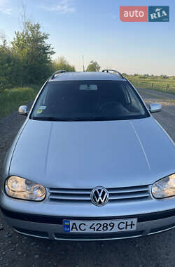 Універсал Volkswagen Golf 2000 в Луцьку