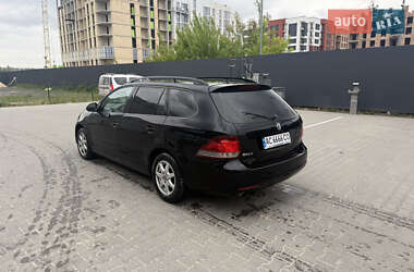 Універсал Volkswagen Golf 2012 в 
