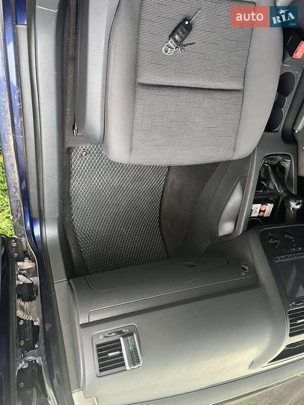 Хетчбек Volkswagen Golf 2004 в Васильківці