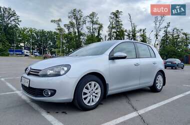 Хэтчбек Volkswagen Golf 2012 в Гатном