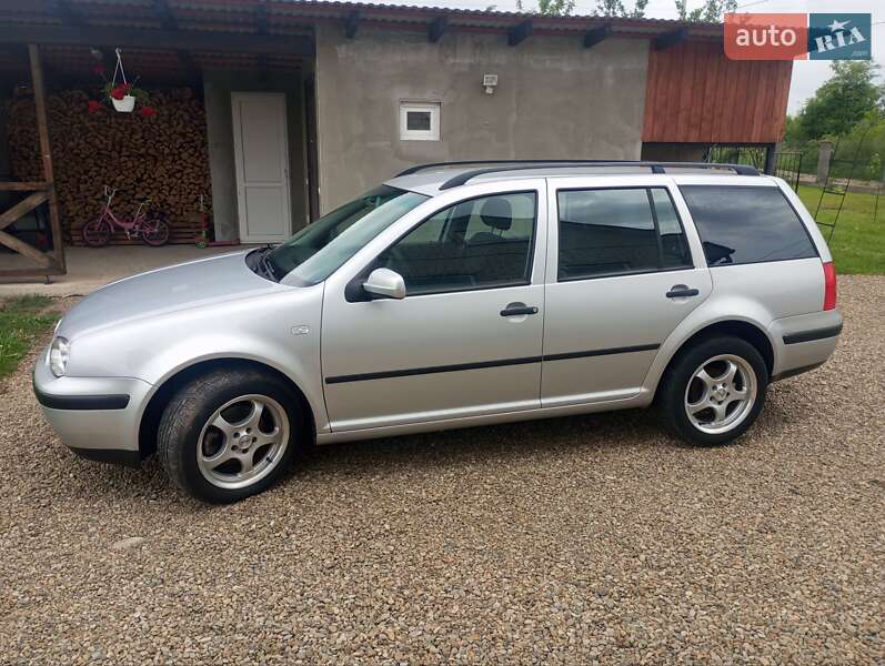 Універсал Volkswagen Golf 2001 в Долині