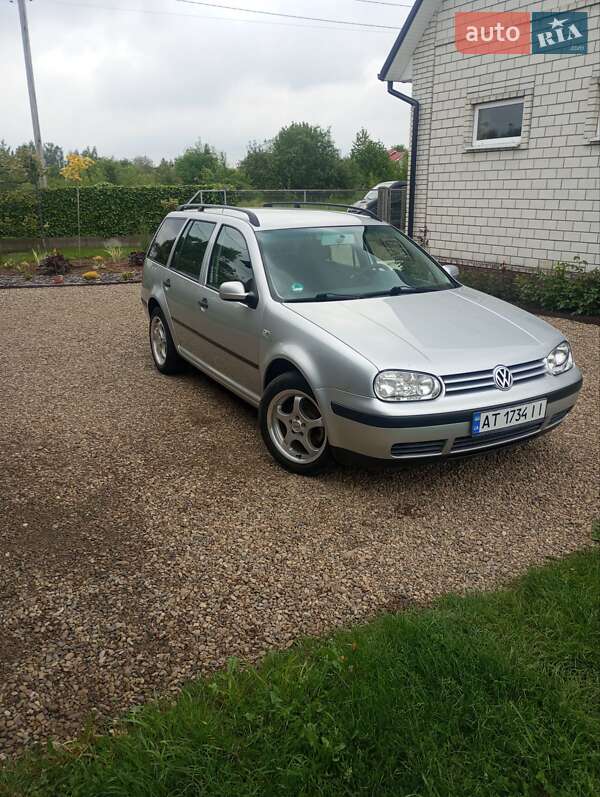 Універсал Volkswagen Golf 2001 в Долині