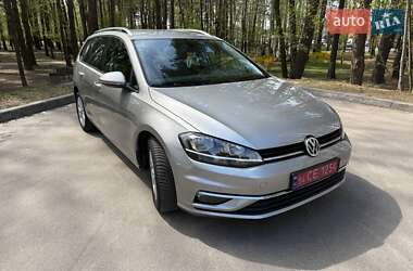 Універсал Volkswagen Golf 2019 в Києві
