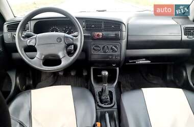 Хетчбек Volkswagen Golf 1995 в 