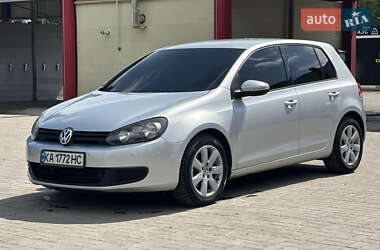 Хэтчбек Volkswagen Golf 2010 в Дубно