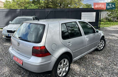 Хэтчбек Volkswagen Golf 2003 в 