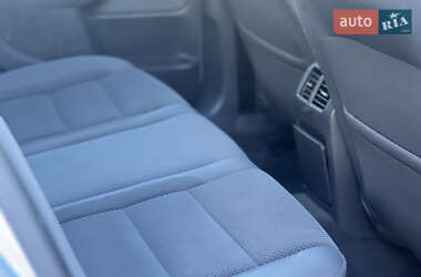 Хэтчбек Volkswagen Golf 2005 в 