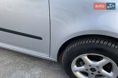 Хэтчбек Volkswagen Golf 2004 в 