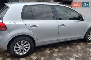 Хэтчбек Volkswagen Golf 2011 в 
