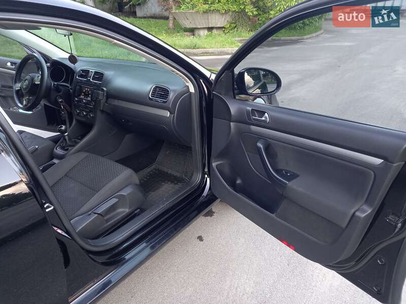 Универсал Volkswagen Golf 2009 в Виннице
