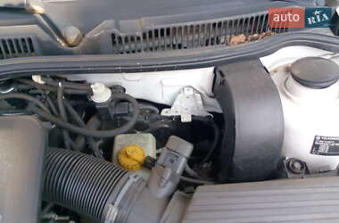 Хетчбек Volkswagen Golf 2000 в 