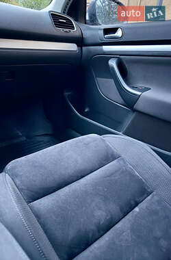 Универсал Volkswagen Golf 2011 в 