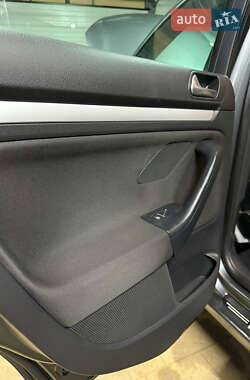 Универсал Volkswagen Golf 2011 в 