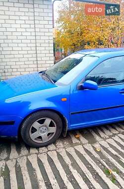 Хэтчбек Volkswagen Golf 1998 в 