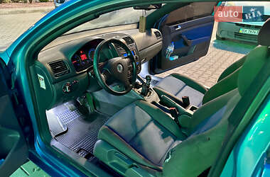 Хэтчбек Volkswagen Golf 2006 в 