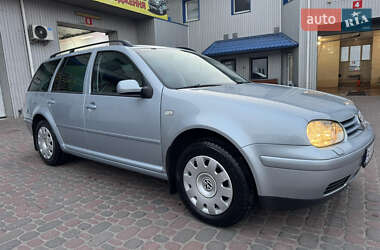 Универсал Volkswagen Golf 2003 в Ровно