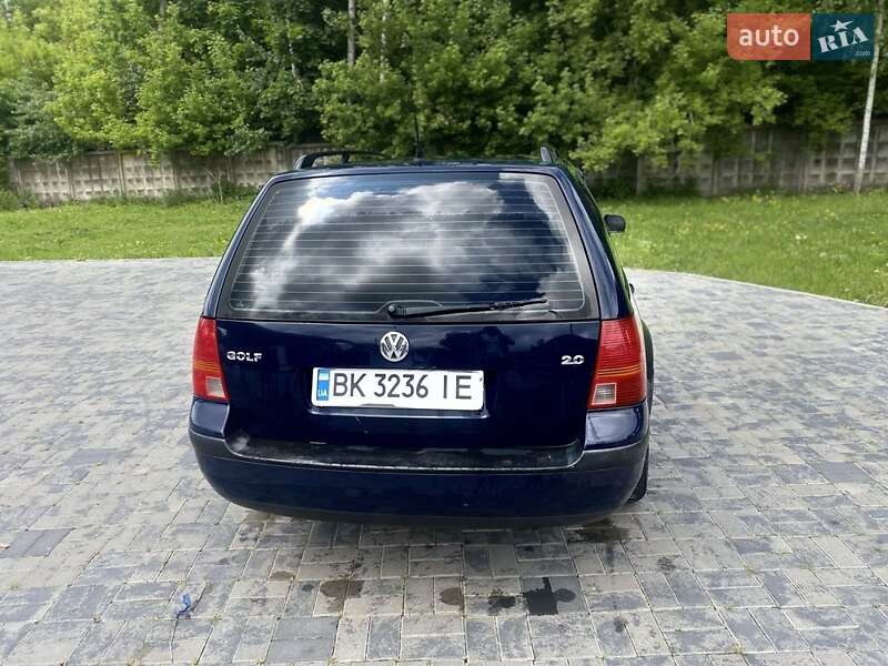 Универсал Volkswagen Golf 2001 в Корце