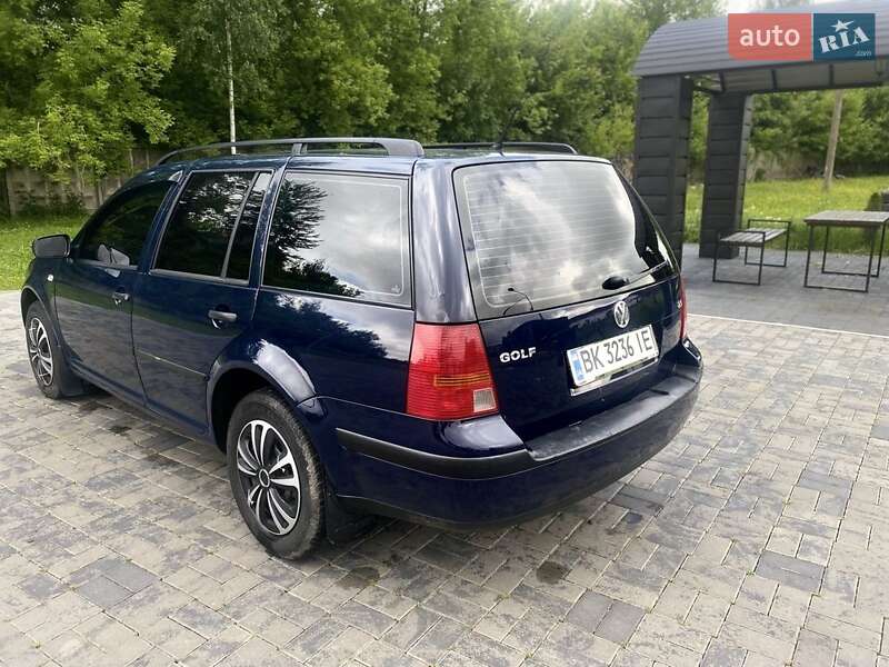 Универсал Volkswagen Golf 2001 в Корце