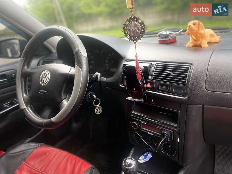 Универсал Volkswagen Golf 2001 в Корце