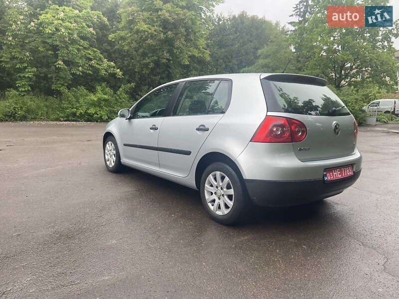Хэтчбек Volkswagen Golf 2009 в Луцке