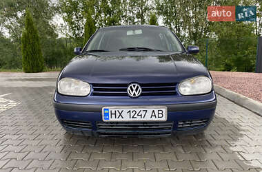 Хэтчбек Volkswagen Golf 2000 в 