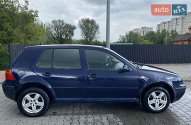 Хэтчбек Volkswagen Golf 2000 в 