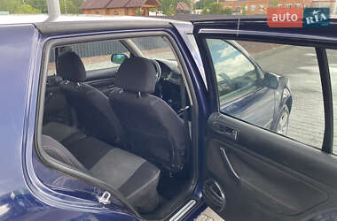 Хэтчбек Volkswagen Golf 2000 в 