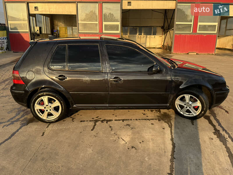 Хетчбек Volkswagen Golf 2003 в Синельниковому