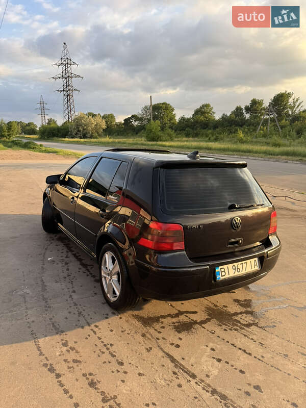 Хетчбек Volkswagen Golf 2003 в Синельниковому
