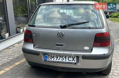 Хэтчбек Volkswagen Golf 2001 в 