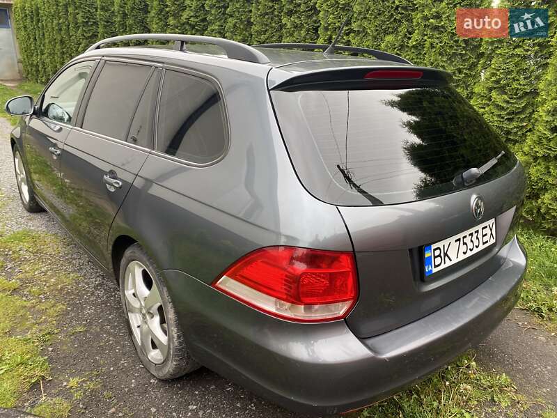 Универсал Volkswagen Golf 2008 в Ровно