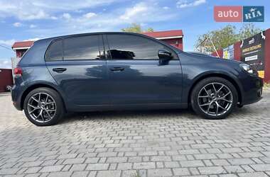 Хэтчбек Volkswagen Golf 2013 в 