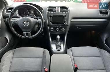Хэтчбек Volkswagen Golf 2013 в 