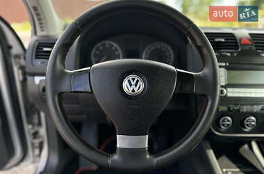 Хэтчбек Volkswagen Golf 2006 в 