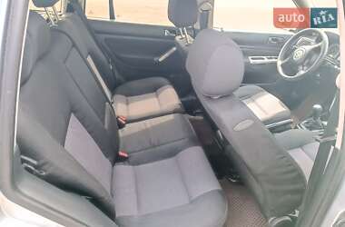Універсал Volkswagen Golf 2002 в 