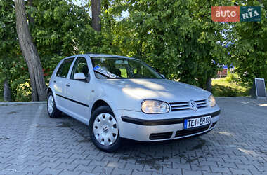 Хетчбек Volkswagen Golf 2001 в Львові