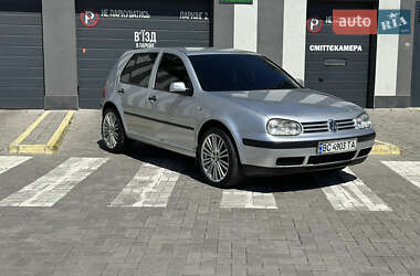 Хетчбек Volkswagen Golf 2003 в 