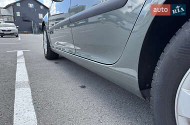 Хэтчбек Volkswagen Golf 2004 в 
