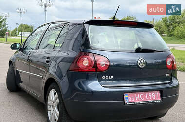 Хэтчбек Volkswagen Golf 2009 в 