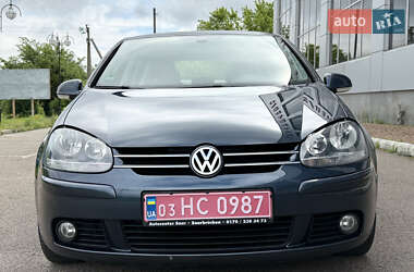 Хэтчбек Volkswagen Golf 2009 в 