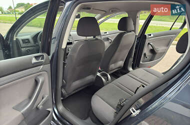 Хэтчбек Volkswagen Golf 2009 в 