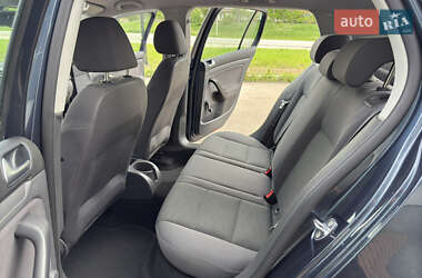 Хэтчбек Volkswagen Golf 2009 в 
