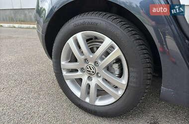 Хэтчбек Volkswagen Golf 2009 в 
